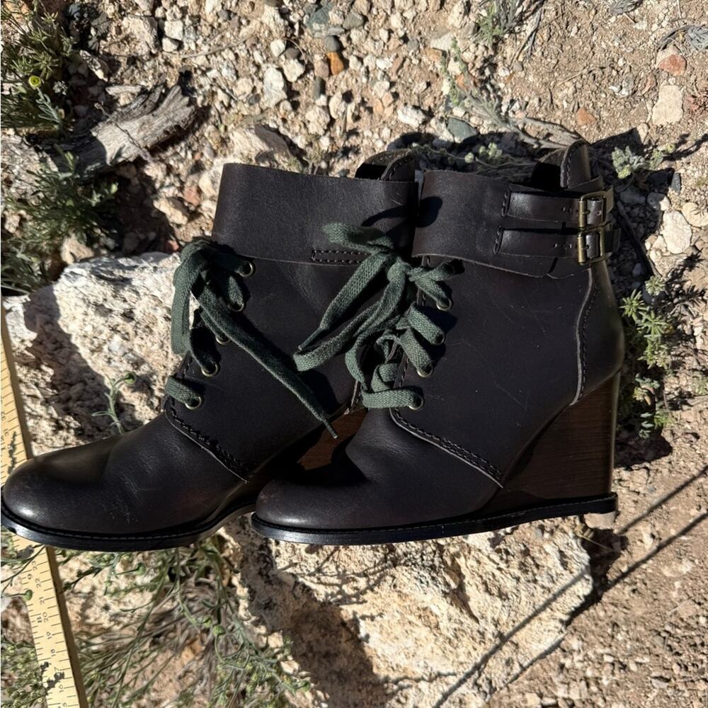 See By Chloe Black Wedge “Irlanda” Lace-Up Victorian Ankle Boots Green Laces 38